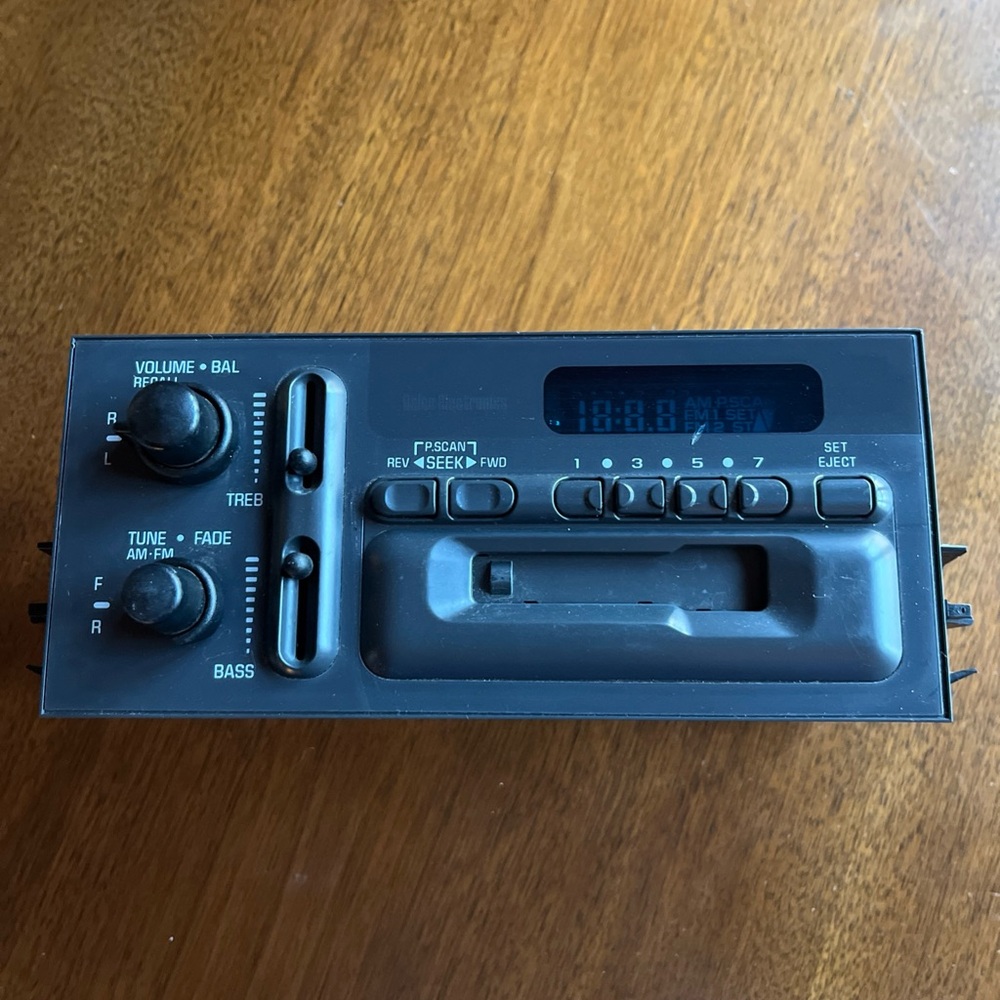95-99 Chevy GMC Delco Radio Head Unit AM/FM Cassette 16194545 Good Working Conf